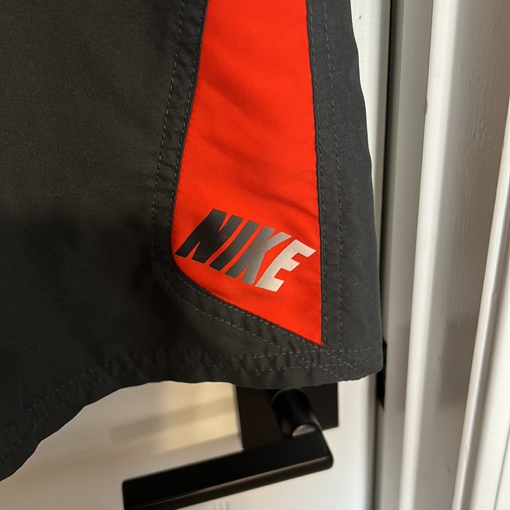 Nike - Picture 3 of 7
